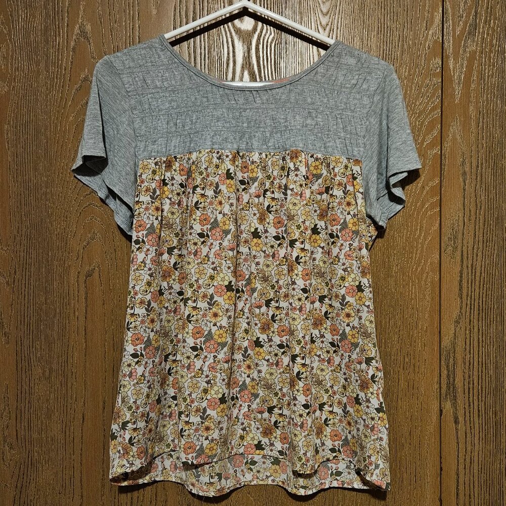 Women's baby doll style top size L